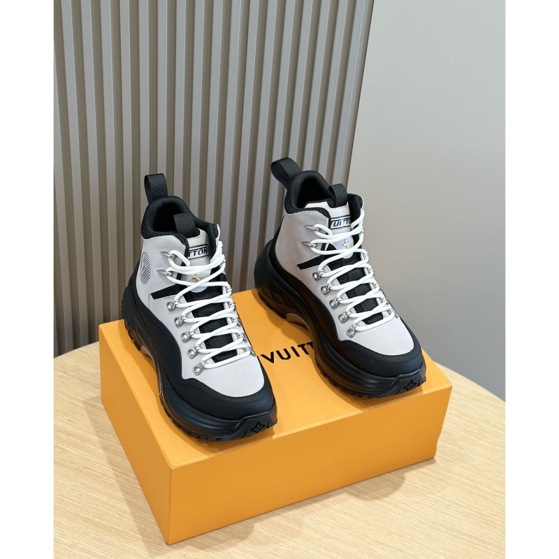 l**is V*t*n sneakers